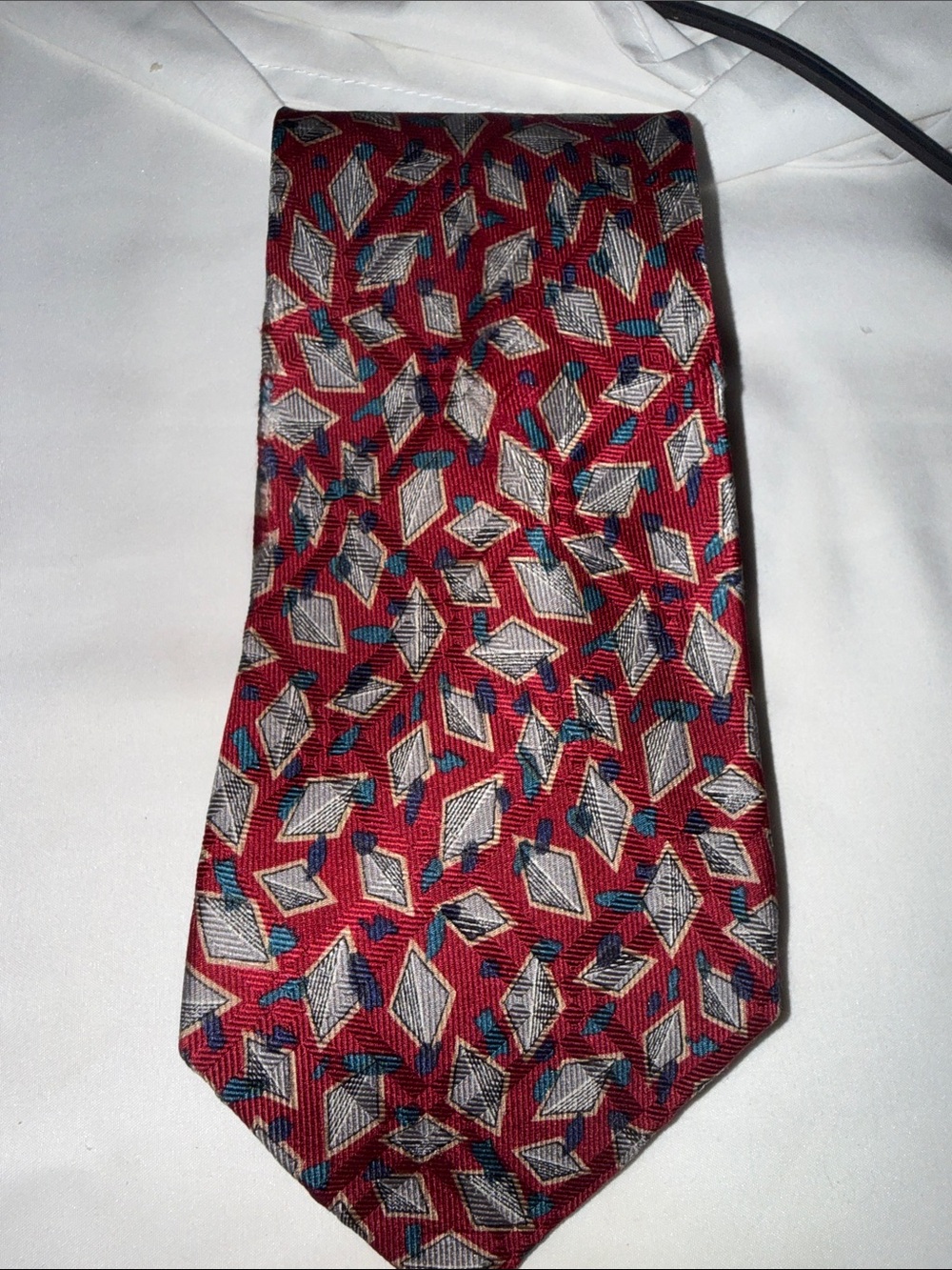 Red Geometric Pattern Men's Tie - Unbranded